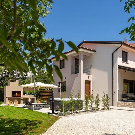 Casa Pinia With Outdoor Jacuzzi * Porec