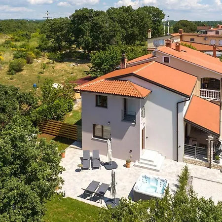 Casa Pinia With Outdoor Jacuzzi *