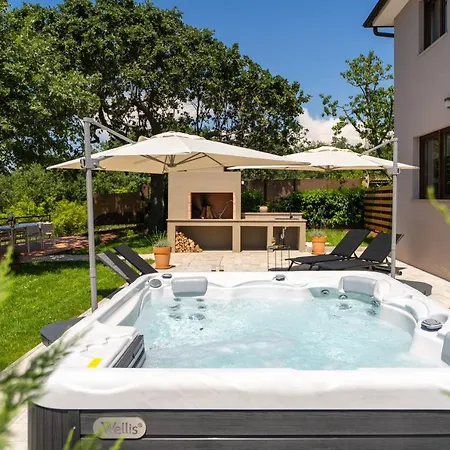 וילה Casa Pinia With Outdoor Jacuzzi