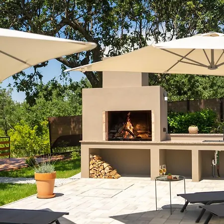 וילה Casa Pinia With Outdoor Jacuzzi *