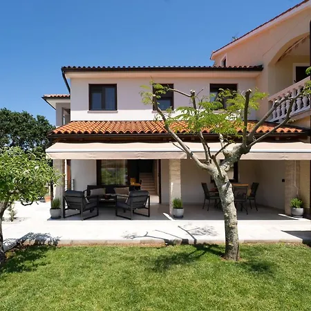וילה Casa Pinia With Outdoor Jacuzzi *