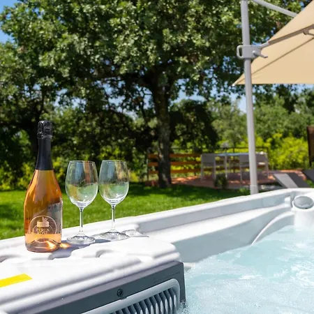 Casa Pinia With Outdoor Jacuzzi