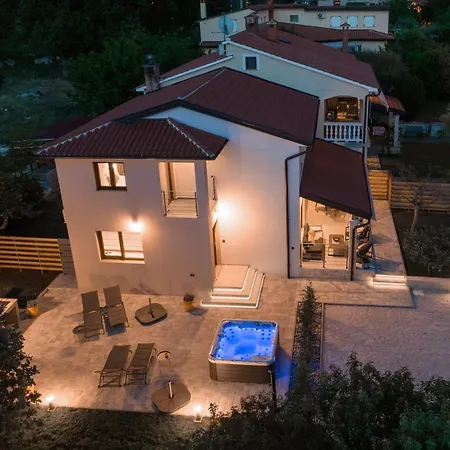 Casa Pinia With Outdoor Jacuzzi Villa *