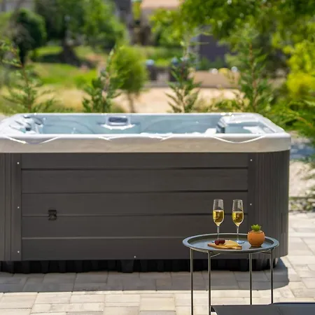 Casa Pinia With Outdoor Jacuzzi