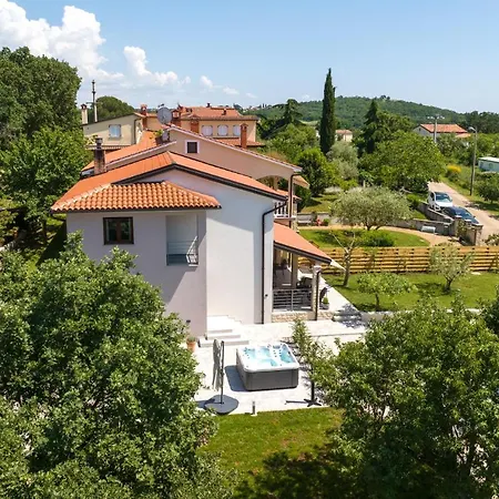 Casa Pinia With Outdoor Jacuzzi וילה *